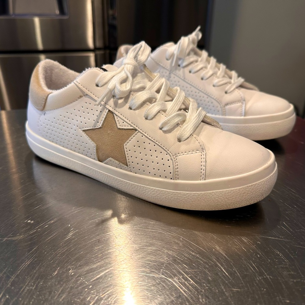 Steve Madden Starling! Brand new worn 2 times. Perfect condition! Size 8